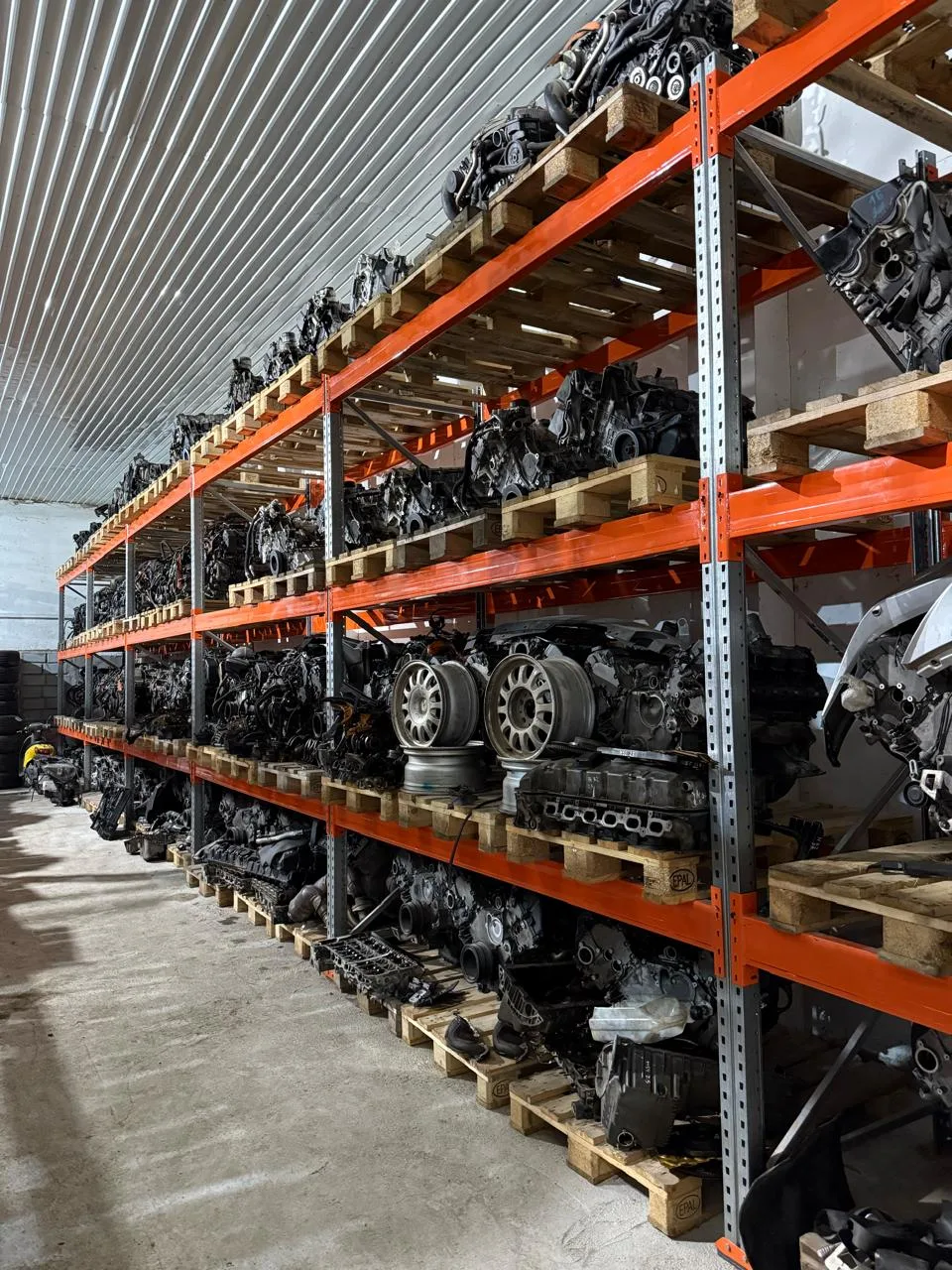 Среднегрузовые стеллажи NASTEEL под агрегаты и запчасти