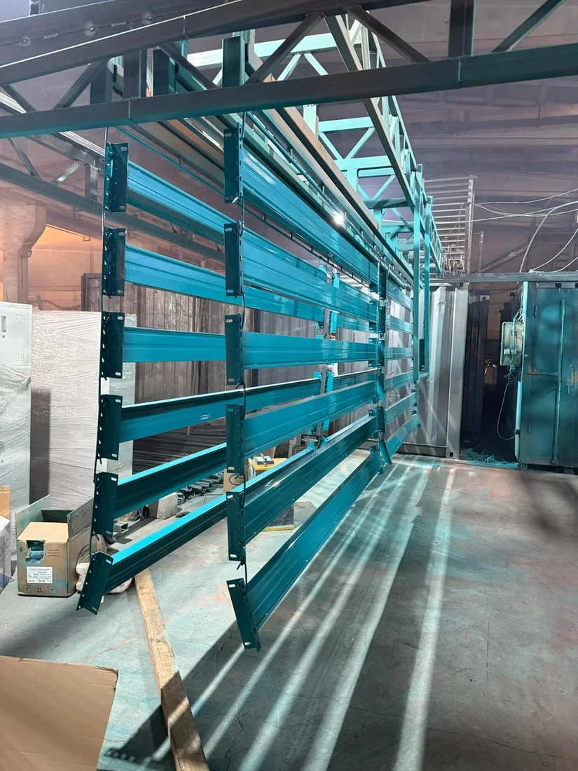 Производственная линия NASTEEL, на которой выполняется окрашивание металлоизделий